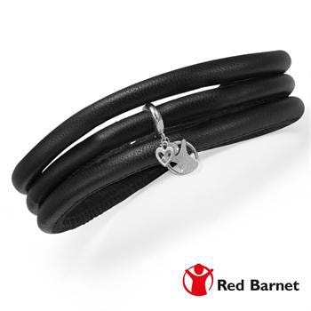 Red Barnets 75 års kampagne. 4 mm smalt læderarmbånd fra Christina med sølv charm med hjerte og barn